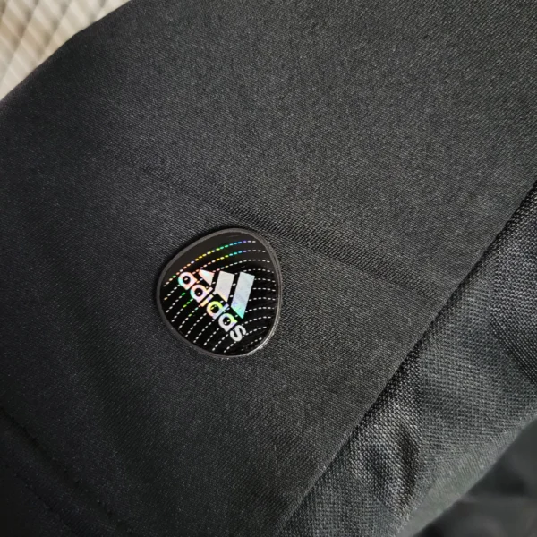 8f9e01491-5d1edb832f1619d1c016795943836073-1024-1024 Camisa Retrô Real Madrid Away 2011/2012 Adidas Preta - Imagem 4