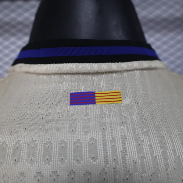 Camisa Barcelona Away Versão Jogador 2025/2026 - Nike Edição Kobe Briant - Bege - Imagem 11