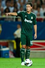 Camisa Retrô Real Madrid Third 2012/2013 Adidas Verde - Imagem 9