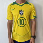 Camisa Retrô Clássica Seleção Brasileira Brasil – Nike – Ronaldinho 10 – Amarela – 2004 – Total 90