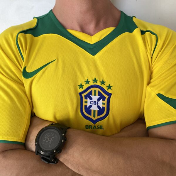 Camisa Retrô Clássica Seleção Brasileira Brasil – Nike – Ronaldinho 10 – Amarela – 2004 – Total 90 - Imagem 7