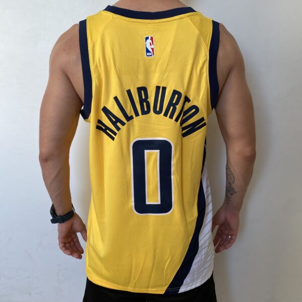 Camiseta Regata Basquete NBA Indiana Pacers 0 Tyrese Haliburton Statement Edition 2025 Amarela Jordan - Imagem 8