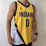 Camiseta Regata Basquete NBA Indiana Pacers 0 Tyrese Haliburton Statement Edition 2025 Amarela Jordan - Imagem 4