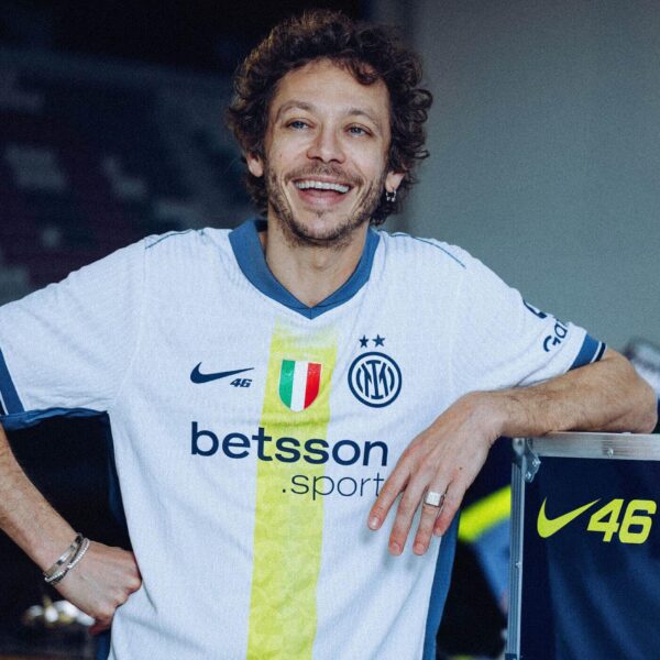 Camisa Inter de Milão Away Versão Torcedor - Valentino Rossi - 2025 Branca Nike - Imagem 6
