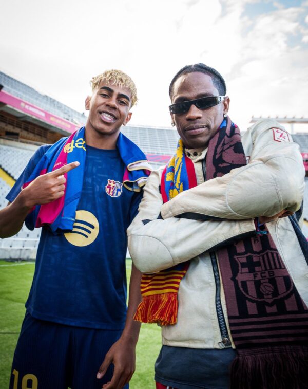 Camisa Barcelona Travis Scott Skeleton Oversized Retrô Versão Jogador - 2000/2001 - Azul Grená - Imagem 11