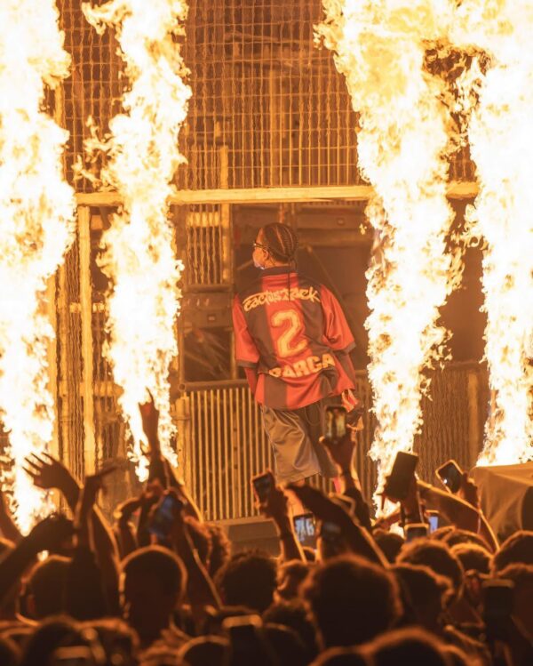 Camisa Barcelona Travis Scott Skeleton Oversized Retrô Versão Jogador - 2000/2001 - Azul Grená - Imagem 7