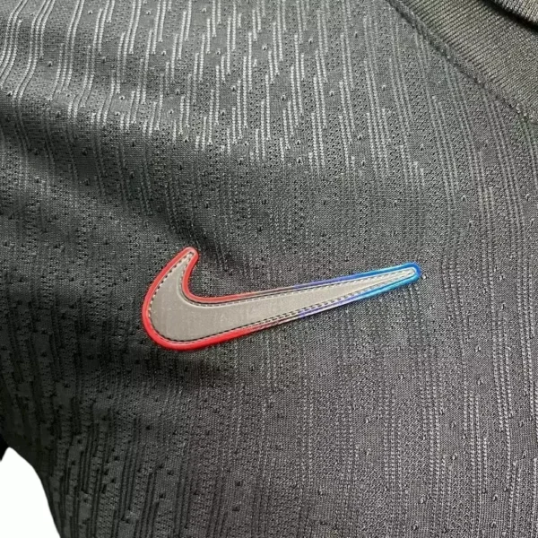 Camisa Barcelona Away Versão Jogador x Travis Scott - 24/2025 Nike All Black Preta - Imagem 2