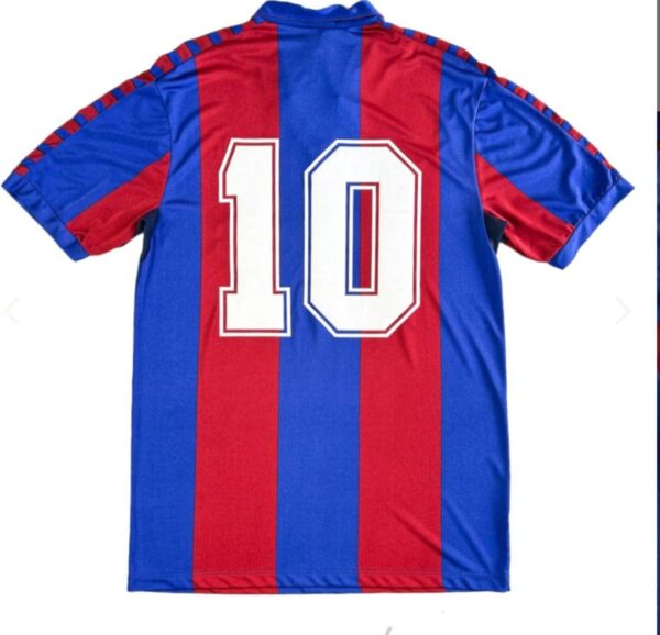 f56c645fcd2617008771a72fe7ef792d Camisa Retrô Barcelona Home 1983/84 - Maradona 10 - Imagem 9