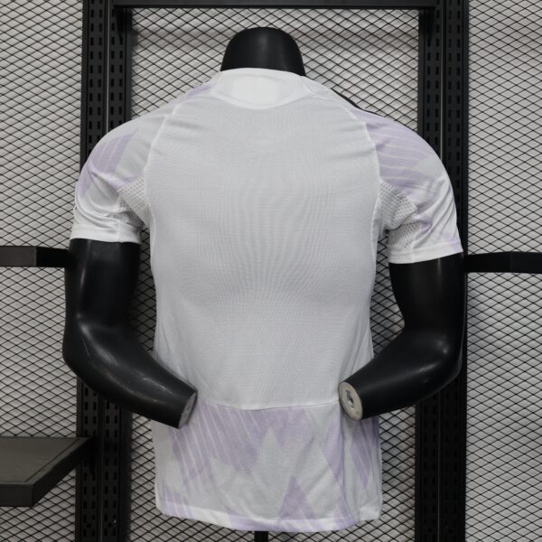 Camisa Manchester United Away Versão Jogador 25/2026 Adidas Branca - Imagem 9