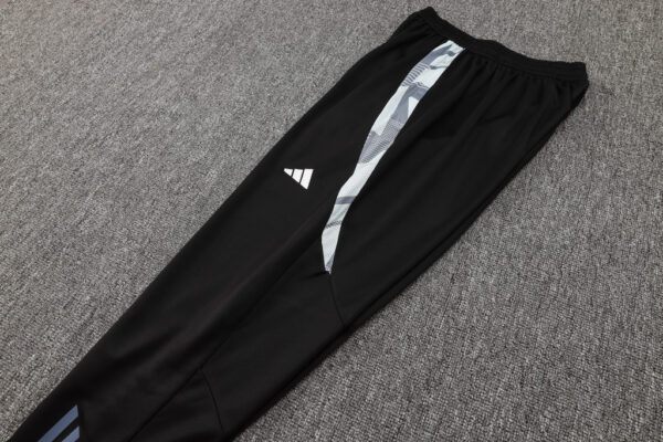 28d7df1d-c757c987a34befc23017219339700526-1024-1024 Conjunto Treino Itália Casaco Jaqueta e Calça Longa 2024 Adidas - Imagem 8