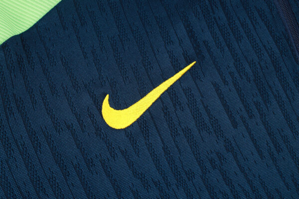 3ce2ad01-c562aa22a0c982493c17303131898259-1024-1024 Conjunto Treino Brasil Casaco Jaqueta e Calça Longa 2024 Verde Nike - Imagem 4