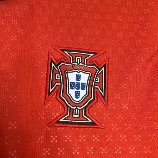 Camisa Seleção Portugal Home Versão Torcedor 2025 Puma Vermelha - Imagem 3