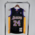 Camiseta Regata Basquete NBA Los Angeles Lakers 24 Kobe Bryant Mitchell & Ness Preta 2009/10