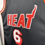 Camiseta Regata Basquete NBA Miami Heat 6 LeBron James Mitchell & Ness Preta 2013/14 - Imagem 6
