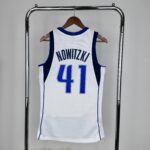 Camiseta Regata Basquete NBA Dallas Mavericks 6 Dirk Nowitzki Mitchell & Ness Branca 2010/11 - Imagem 2
