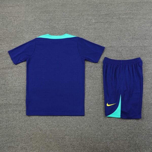 b668dfbd-cdee5f9979fcba7e3f17366875462337-1024-1024 Conjunto Camisa e Calção Treino Brasil Torcedor 2025 Azul Nike - Imagem 5