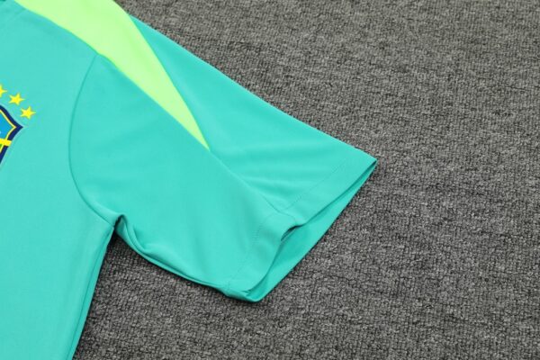 ca7b7d1d-c23db329fdff34f57717366876826271-1024-1024 Conjunto Camisa e Calção Treino Brasil Torcedor 2025 Nike - Imagem 7