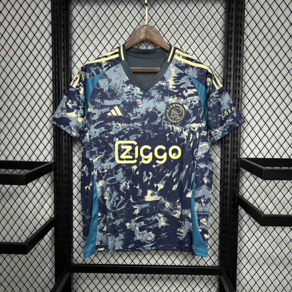 camisa-ajax-24-25-away-reserva-2024-2025-azul-masculina-modelo-fan-torcedor-henderson-weghorst-klaassen-1-e4f56d8e475d97390217496672544988-1024-1024 Camisa Ajax Away Versão Torcedor 24/2025 Azul Adidas - Imagem 1