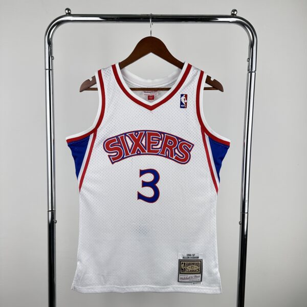 Camiseta Regata Basquete NBA Philadelphia 76ers Sixers 3 Allen Iverson Mitchell & Ness 1996/97 - Imagem 1