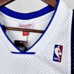 Camiseta Regata Basquete NBA Dallas Mavericks 6 Dirk Nowitzki Mitchell & Ness Branca 2010/11 - Imagem 3