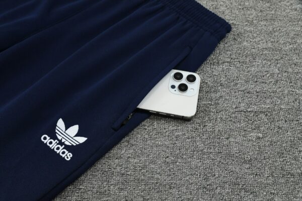dfc73767-87f381c821c031433117366119551737-1024-1024 Conjunto Treino Itália Casaco Jaqueta e Calça Longa 2025 Adidas - Imagem 4