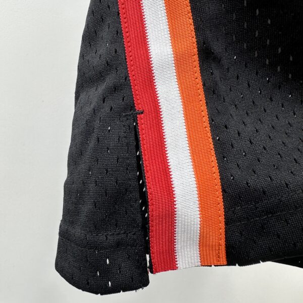 f99e67c0 Camiseta Regata Basquete NBA Miami Heat 6 LeBron James Mitchell & Ness Preta 2013/14 - Imagem 8