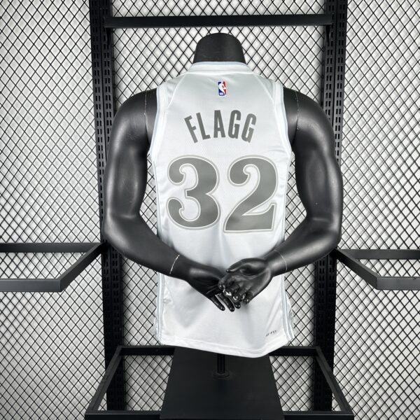 20b8acb3 Camiseta Regata NBA Dallas Mavericks 32 Flagg City Edition Branca 2025 Nike - Imagem 2