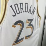 Camiseta Regata Basquete NBA Chicago Bulls 23 Jordan City Edition 2025 Branco Nike - Imagem 9