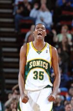 Camiseta Regata NBA Seattle Supersonics 35 Durant Mitchell & Ness Branca 2007/08 - Imagem 4