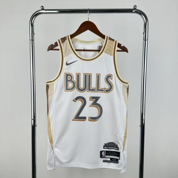 55d0b2a4 Camiseta Regata Basquete NBA Chicago Bulls 23 Jordan City Edition 2025 Branco Nike - Imagem 12