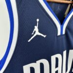Camiseta Regata NBA Dallas Mavericks 32 Flagg Statement Edition Azul Marinho 2025 Jordan - Imagem 4