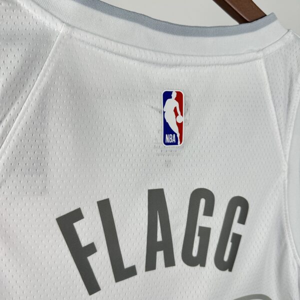 6603aa17 Camiseta Regata NBA Dallas Mavericks 32 Flagg City Edition Branca 2025 Nike - Imagem 7