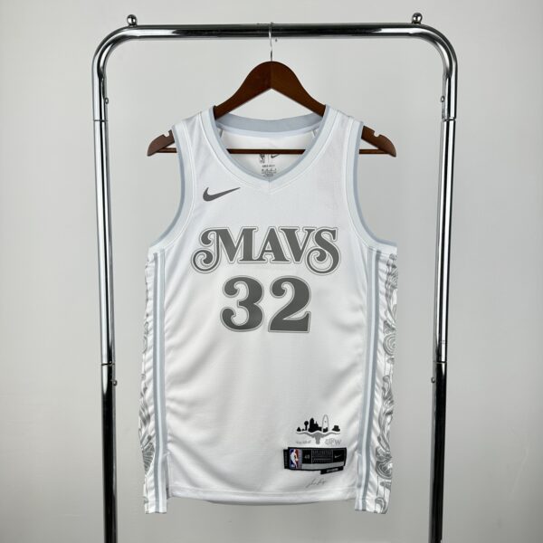 9565fea8 Camiseta Regata NBA Dallas Mavericks 32 Flagg City Edition Branca 2025 Nike - Imagem 9