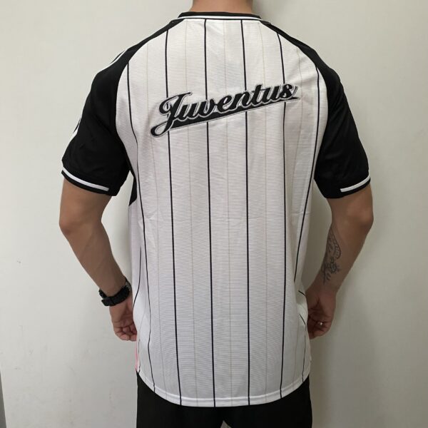 IMG_5707 Camisa Juventus Baseball US Pack 2025/26 Adidas Branco - Imagem 10