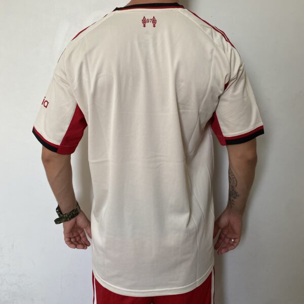 Camisa Liverpool Away Versão Torcedor 2025/2026 Branca Adidas - Imagem 2