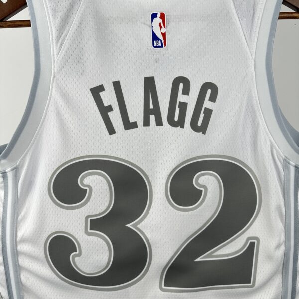 a3a70c22 Camiseta Regata NBA Dallas Mavericks 32 Flagg City Edition Branca 2025 Nike - Imagem 6
