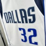 Camiseta Regata NBA Dallas Mavericks 32 Flagg Association Edition Branca 2025 Nike - Imagem 5