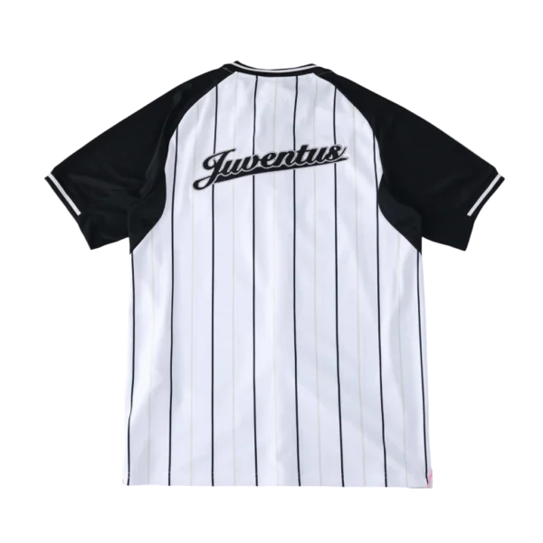 camisa-juventus-baseball-preta-e-branca-2025-com-estilo-mlb-10-photoroom-b1d27f52e2d00645f617527153052352-1024-1024 Camisa Juventus Baseball US Pack 2025/26 Adidas Branco - Imagem 21