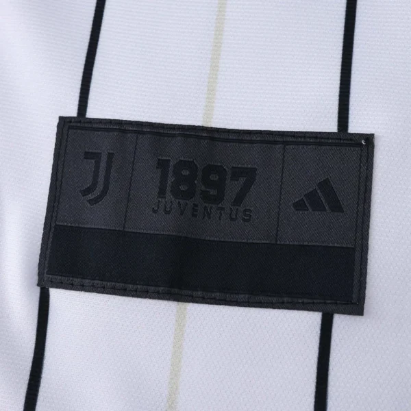 camisa-juventus-baseball-preta-e-branca-2025-com-estilo-mlb-12-e6136dfc46e938569017527151925083-1024-1024 Camisa Juventus Baseball US Pack 2025/26 Adidas Branco - Imagem 20