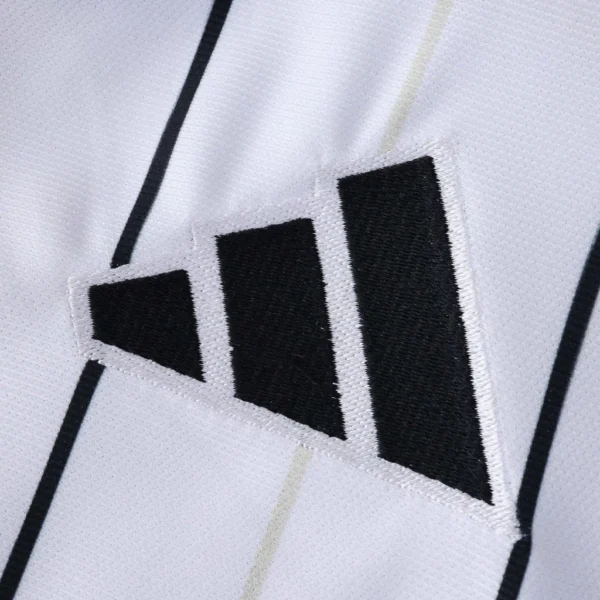 camisa-juventus-baseball-preta-e-branca-2025-com-estilo-mlb-25-dac3cab1e0ad2f98a017527151924836-1024-1024 Camisa Juventus Baseball US Pack 2025/26 Adidas Branco - Imagem 18