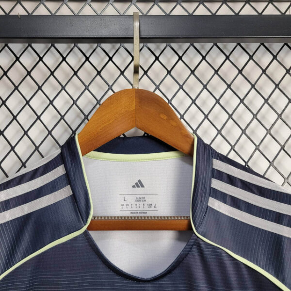 camisa-reserva-do-real-madrid-adidas-2025-2026-away-2-fora-segunda-preta-verde-cana-torcedor-masculina-homem-torcedor-original-oficial-comprar-online-frete-gratis-4-12e7379acd01a1346917484542230957-640-0 Camisa Real Madrid Away Versão Torcedor 2025/2026 Adidas - Imagem 2