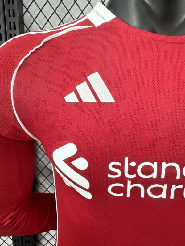 Camisa Liverpool Home Versão Jogador 2025/2026 Manga Longa Vermelha Adidas - Imagem 5