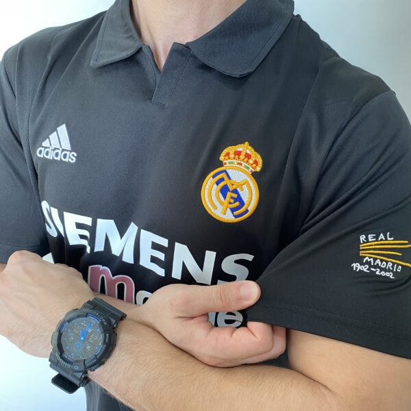 2025-08-18 16.34.23 Camisa Retrô Real Madrid Away Ronaldo 11 - 2002/2003 Adidas Preta - Imagem 3