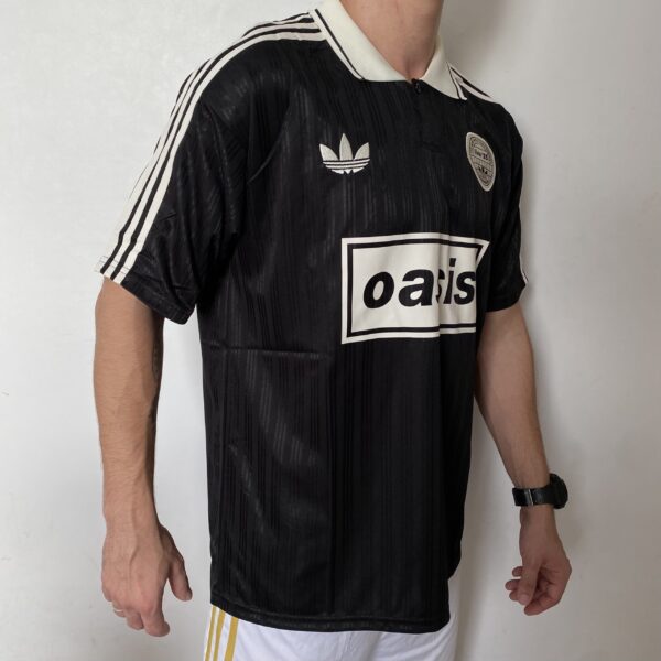 2025-09-16 15.47.35 Camisa Oasis Jacquard Tour 2025/2026 Preta Branca Adidas - Imagem 6