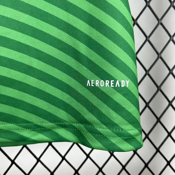 2025070720351384-c9caff55932dbd1eab17519915266475-1024-1024 Camisa Newcastle United Away Versão Torcedor 25/2026 Verde Adidas - Imagem 3