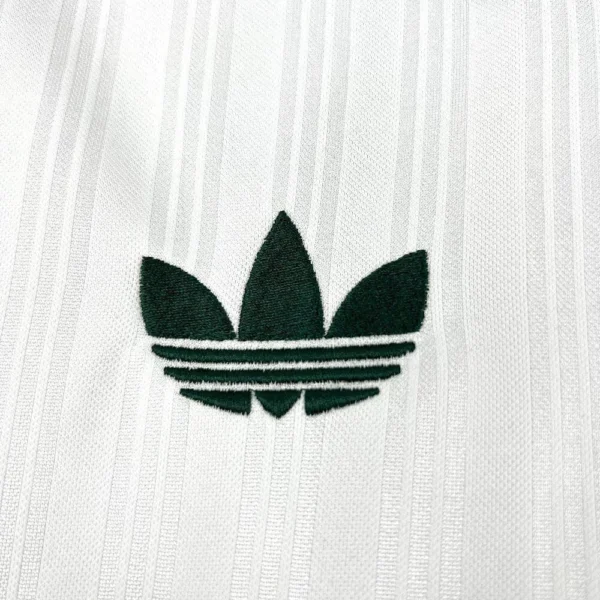 2025082316552838-568108a359f2fe2f8117561313254351-1024-1024 Camisa Oasis Jacquard Tour Versão Torcedor 2025/2026 Branca Adidas - Imagem 2