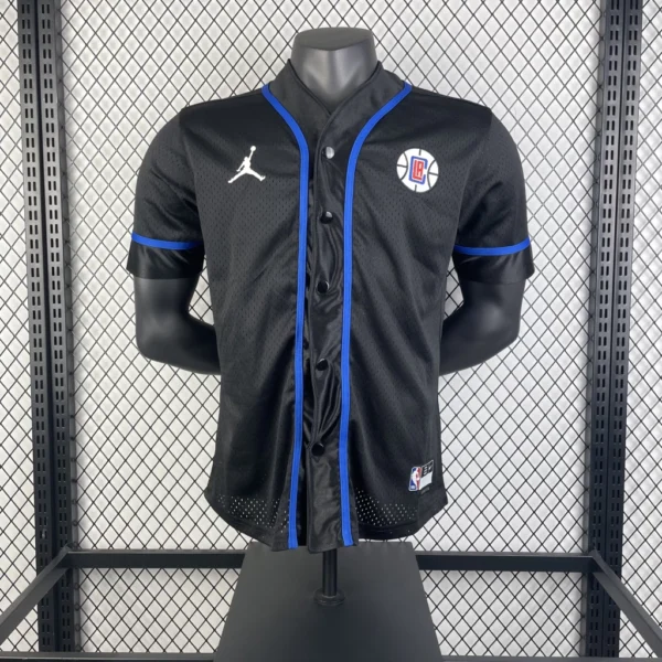 20b8d967-db52b51fe92995633216961990365734-1024-1024 Camisa LA Clippers Version Baseball Statement Edition 2025 Jordan - Imagem 1