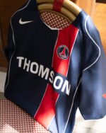 Camisa Retrô Paris Saint-Germain - PSG Home 2004/2005 - Nike - Total 90 - Imagem 12