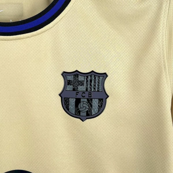 ejrtig rbnvguwen Camisa Barcelona Away Versão Torcedor 2025/2026 - Nike Edição Kobe Briant - Bege - Imagem 3