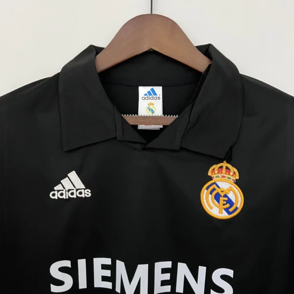 vdsvnsnvsn (3) Camisa Retrô Real Madrid Away Ronaldo 11 - 2002/2003 Adidas Preta - Imagem 17